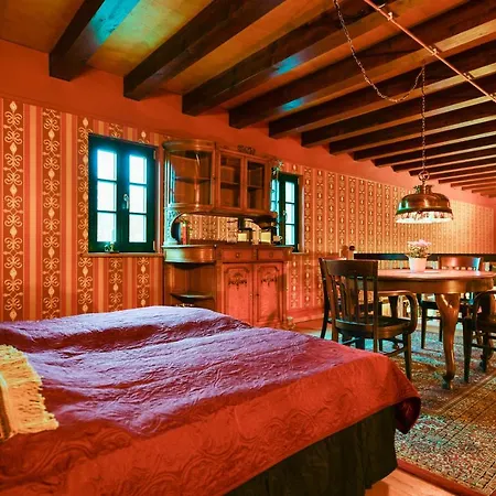 Buchholz Saloon 펜션 *